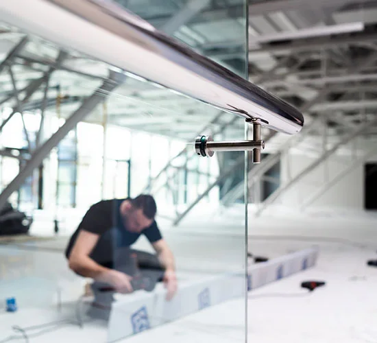 Venice, FL highly skilled glass repair technicians