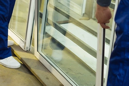 Commercial Glass Repair Technician in Venice, FL
